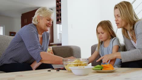 Juguetes-Familiares-Multigeneracionales-En-La-Sala-De-Estar-4k