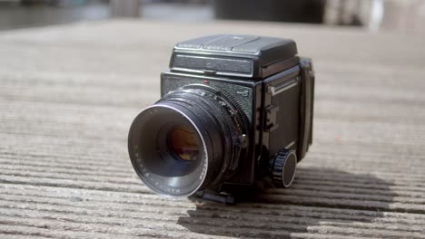 Vintage-Mamiya-RB67-Analoge-Filmkamera-In-Amsterdam,-Niederlande