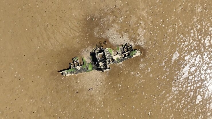 Incidente e relitto di un aereo da caccia americano della Seconda Guerra Mondiale su un banco di sabbia del Lough Foyle