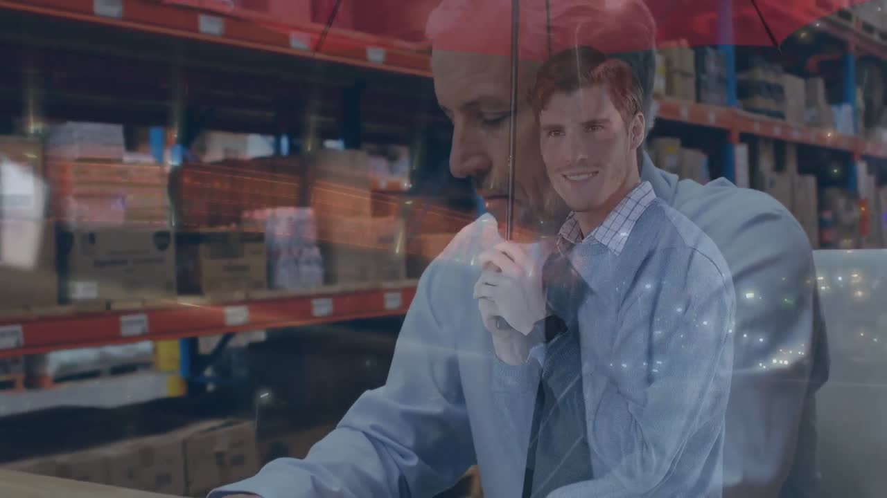 Animazione di elaborazione dati finanziari su persone che lavorano in un magazzino.