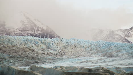 Gris-Glaciar-En-El-Parque-Nacional-Torres-Del-Paine.