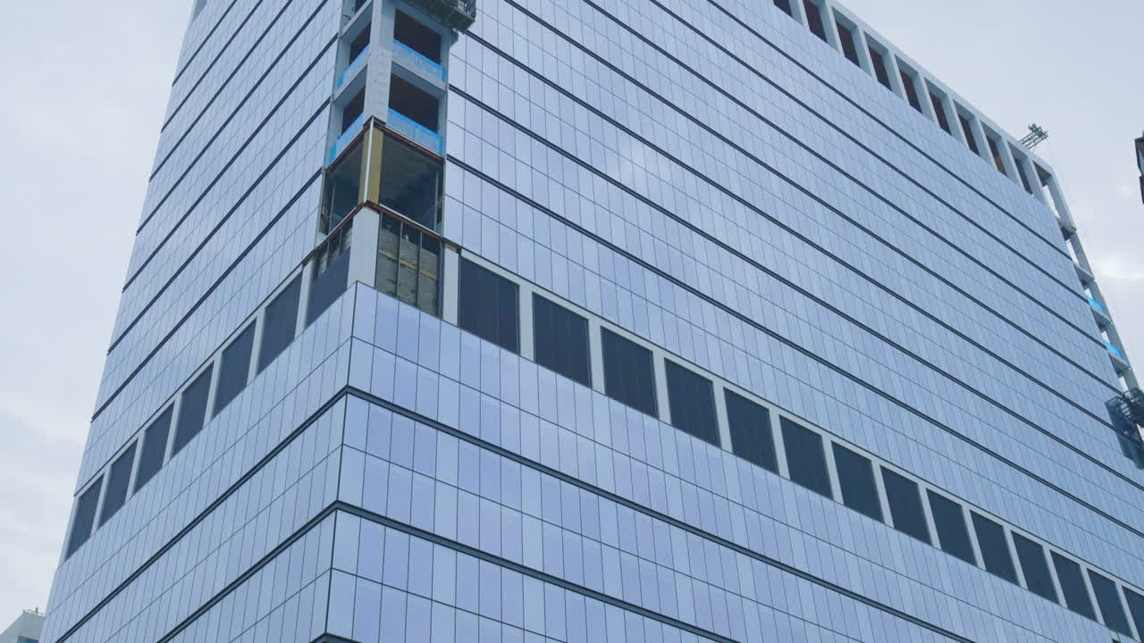 건설 중인 현대적인 마천루