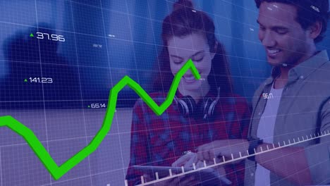 Animation-Der-Statistischen-Datenverarbeitung-Und-Verschiedener-Männlicher-Und-Weiblicher-Kollegen,-Die-Im-Büro-Diskutieren