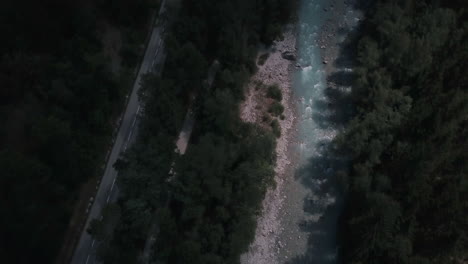aerial dron pan up shot