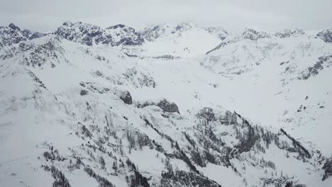 La-Vasta-Meseta-Cubierta-De-Nieve-En-Los-Alpes-Austriacos