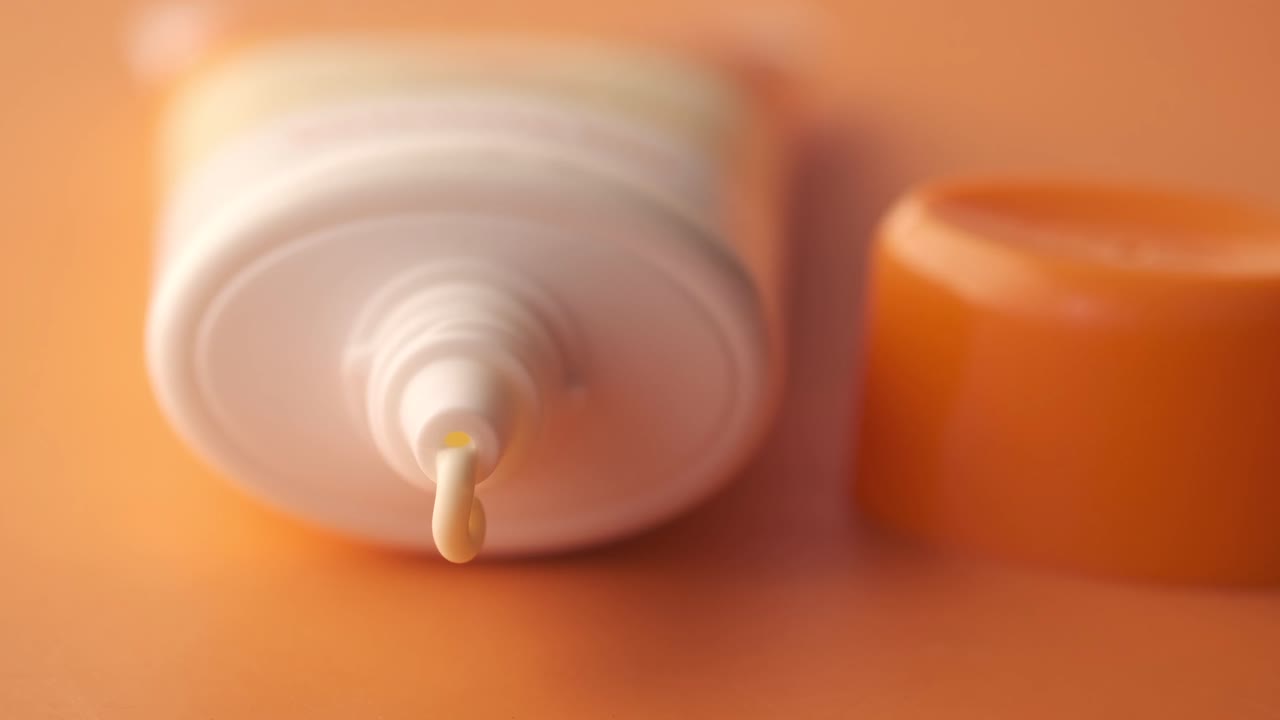 태양 보호 튜브의 클로즈업