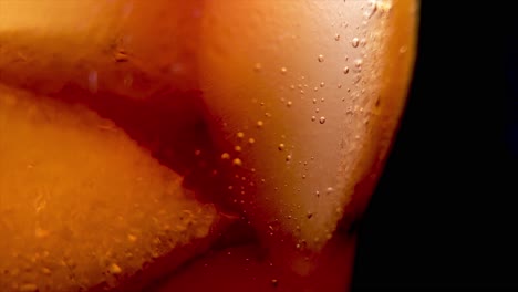 burbujas de refresco con primer plano de hielo