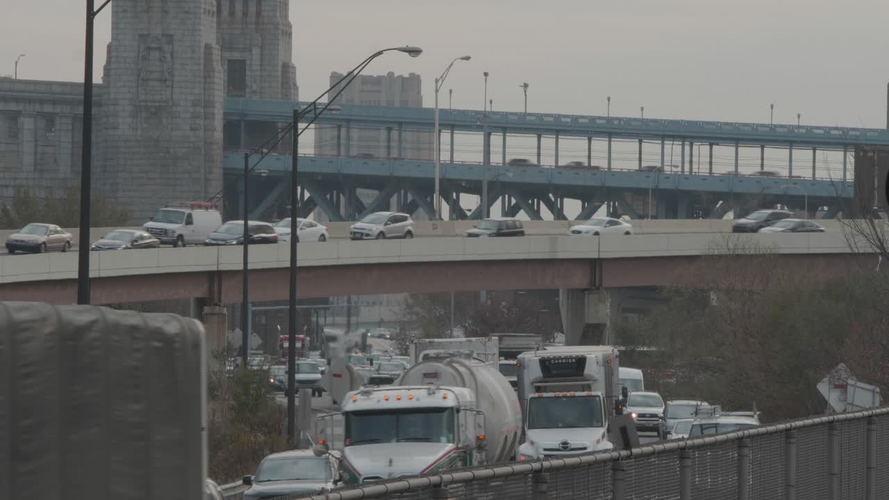 스프링 가든 역에서 본 필라델피아의 러시아워 교통 체증
