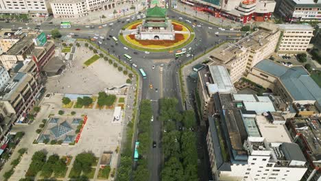 Revealing-aerial-of-Xi'an-Bell-Tower,-China