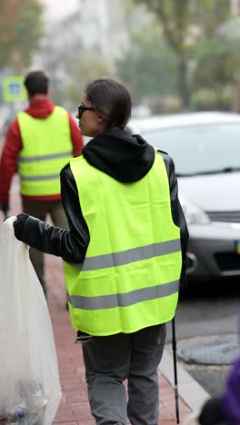 street cleaning volunteers