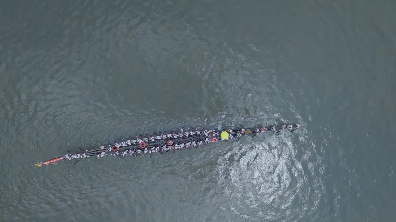 The Aranmula Uthrittathi Vallamkali or Aranmula Boat Race is the most ancient and revered boat races of Kerala. Held During Onam Festival in Kerala, aranmula vallam kali in onam days
