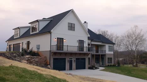 modern farmhouse exterior: luxury home design