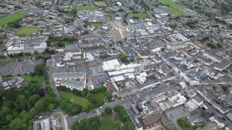 Centro-De-La-Ciudad-De-Tralee-Condado-De-Kerry-Irlanda-Vista-Aérea-De-Drones-Altos