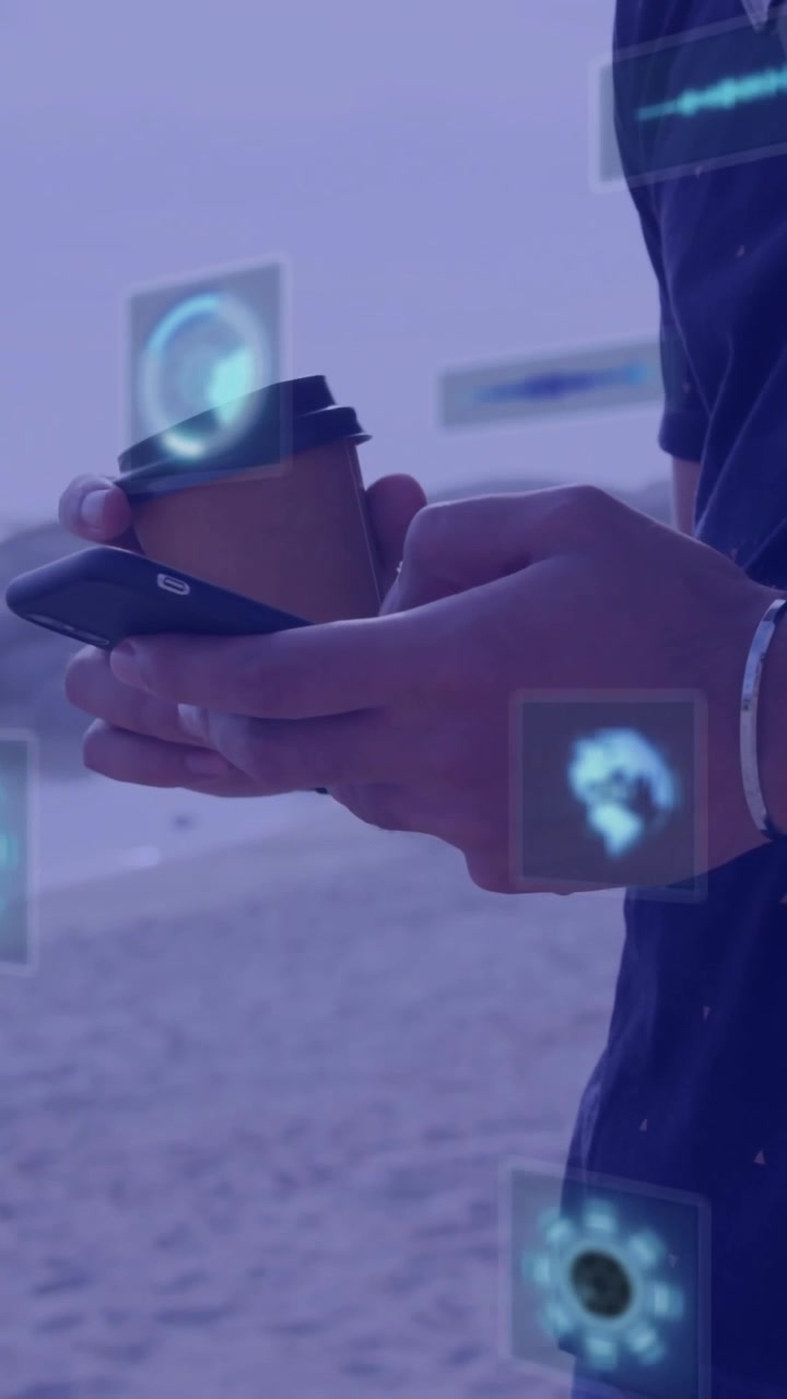 Animazione di schermi digitali con dati su uomo caucasico che usa uno smartphone