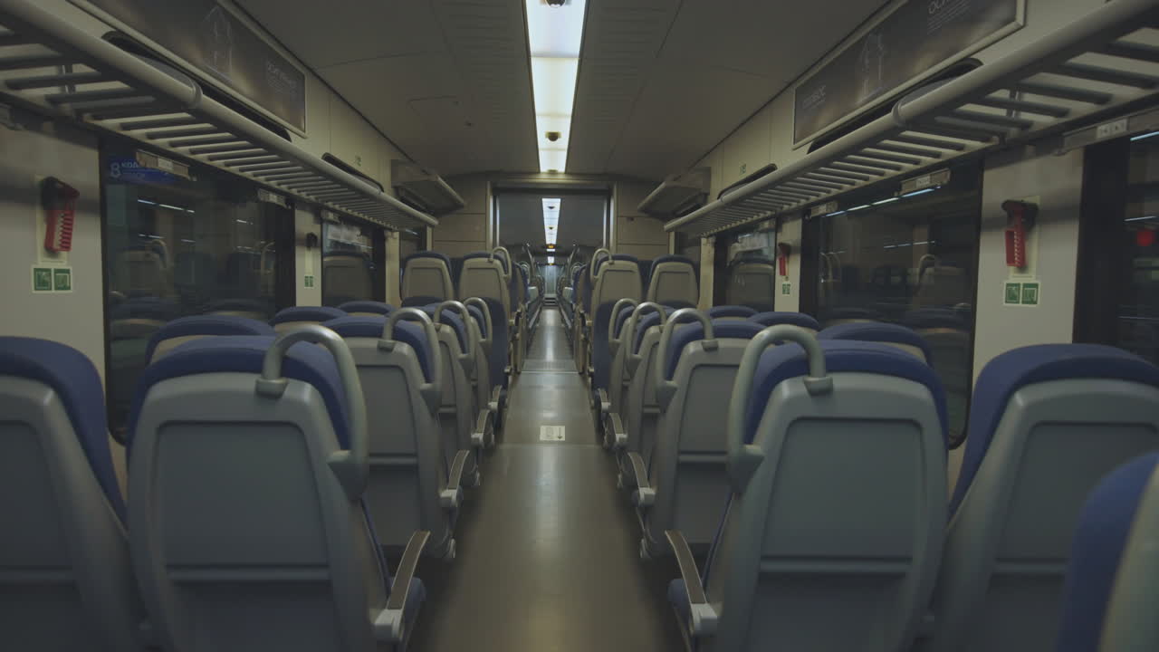 빈 열차차량 내부