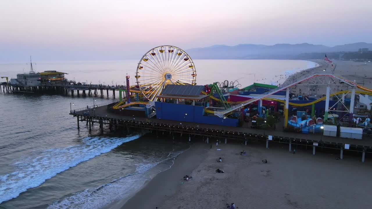 antena del muelle de santa monica en la noche o luz del atardecer los angeles california 1
