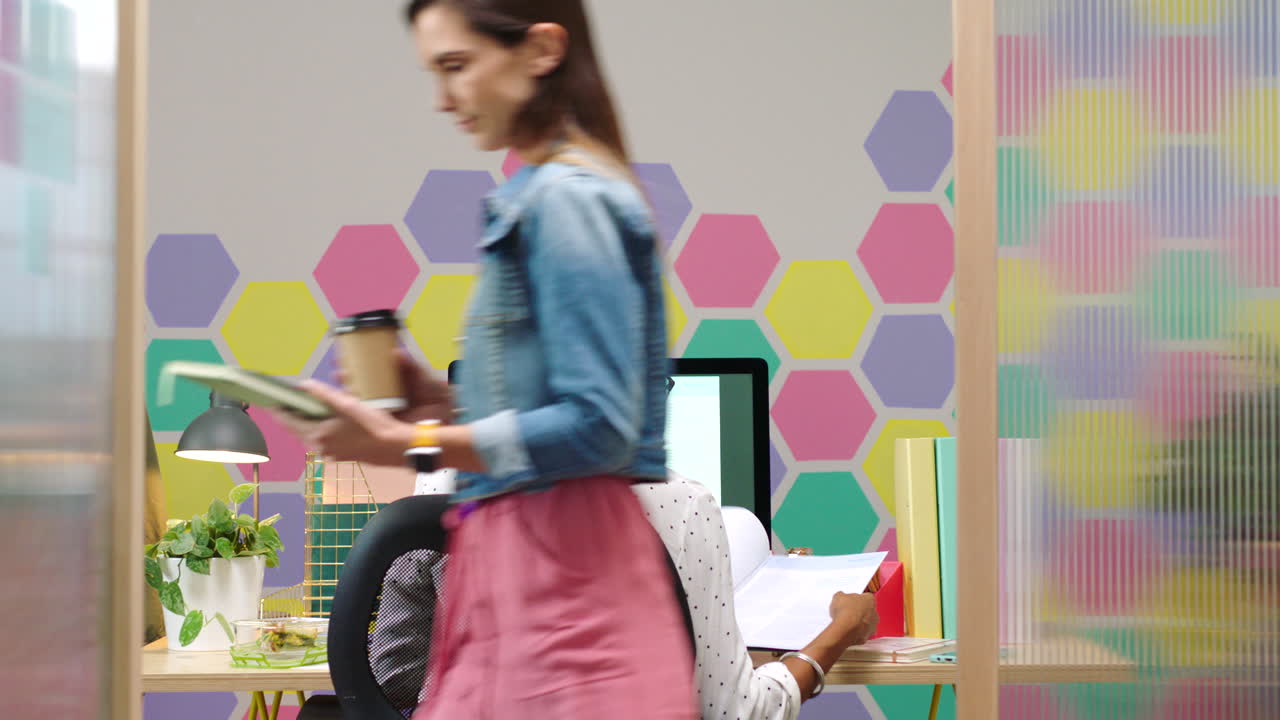 música, diseño y documentos con una creatividad