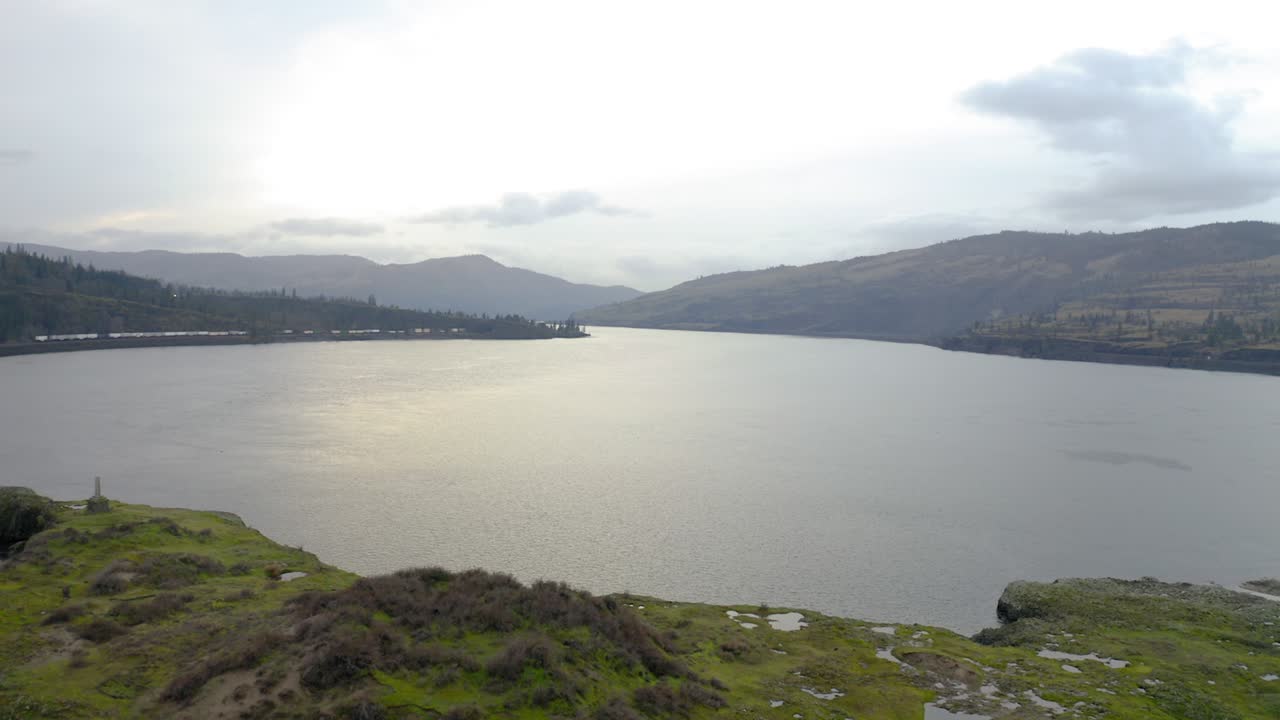 drone hood river island 4k 30fps (en inglés)