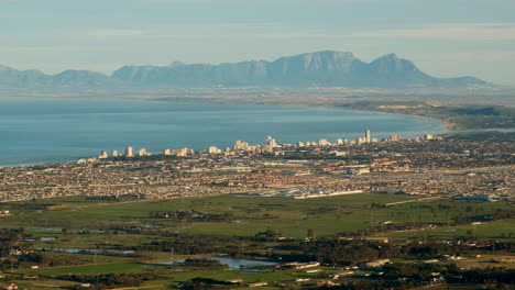 panorama desde el paso de sir lowry de strand y false bay