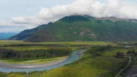 Video-4k-De-Montañas-Cubiertas-De-Nieve-Cerca-De-Anchorage,-Alaska