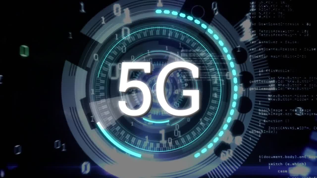 5g scritto in mezzo a cerchi futuristici e codici binari