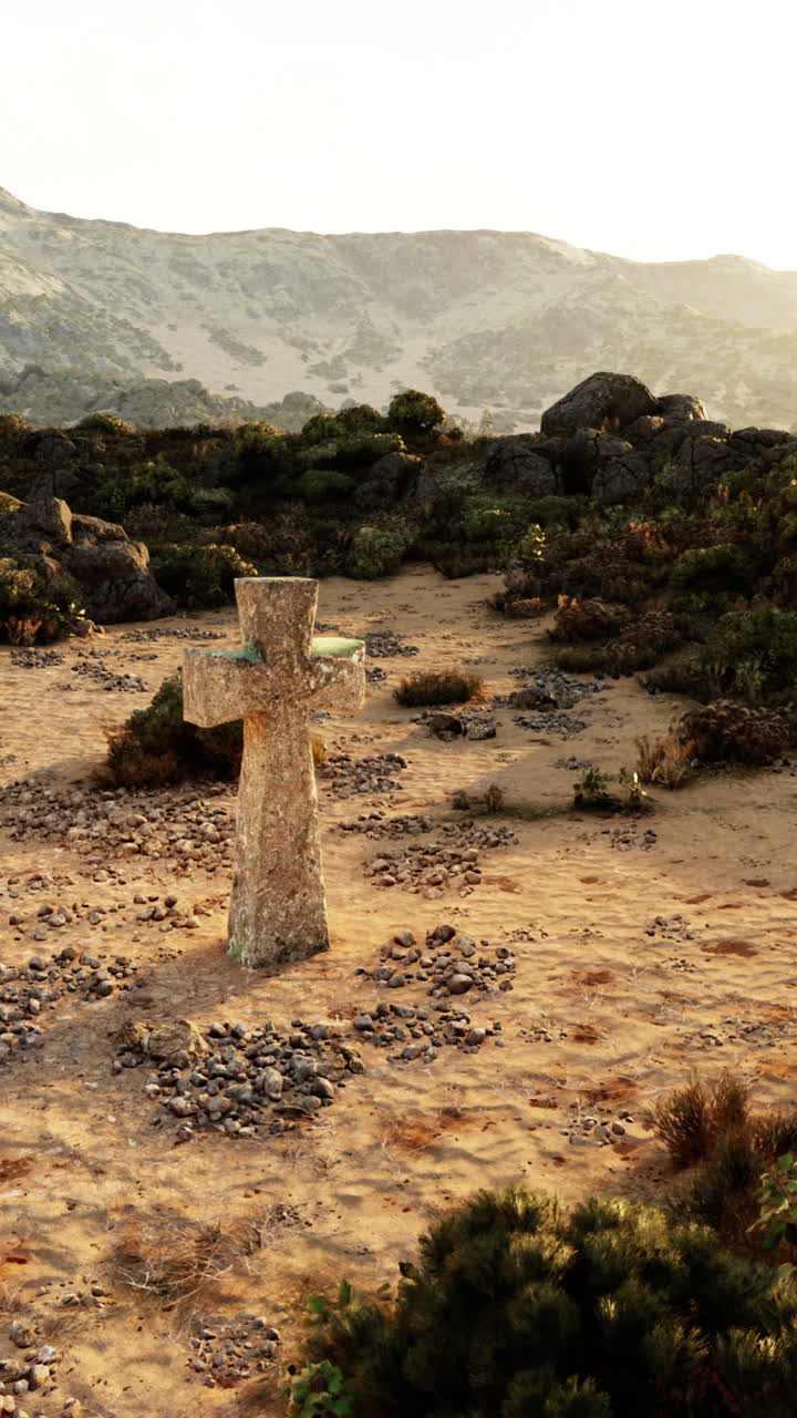 cruz de piedra en el desierto