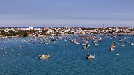 Vietnamesisches-Fischerdorf-Und-Hafen