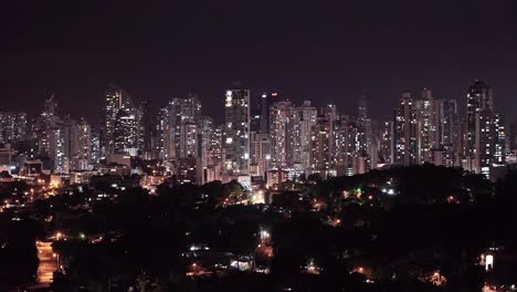 Time-lapse-of-skyline-in-Panama-City-at-night