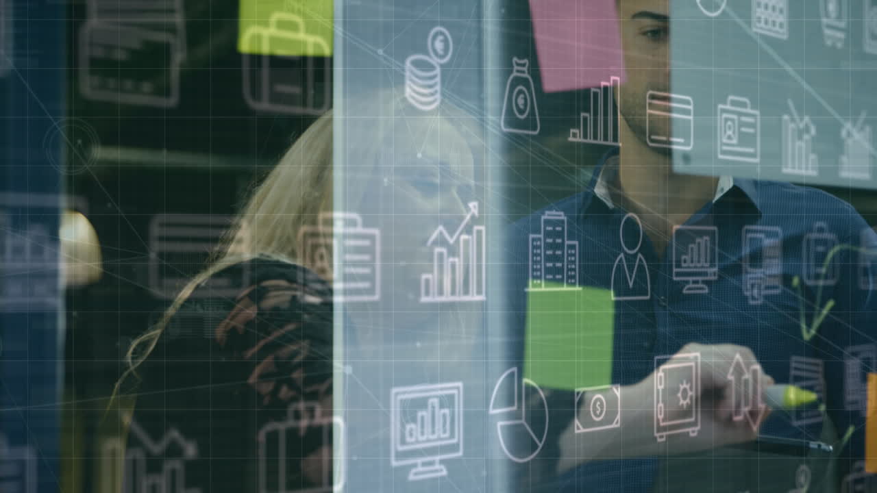 animación del procesamiento de datos financieros e íconos sobre diversas personas de negocios que trabajan en la oficina.