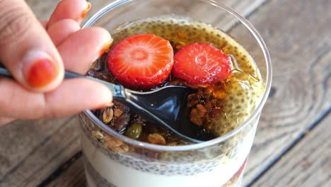 delicious and healthy breakfast parfait