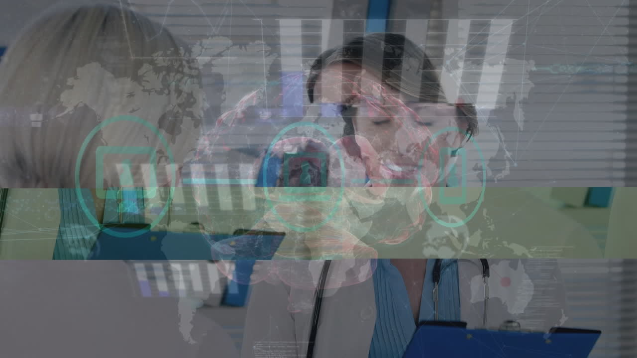 animación de procesamiento de datos contra una doctora caucásica hablando con una paciente femenina en el hospital.