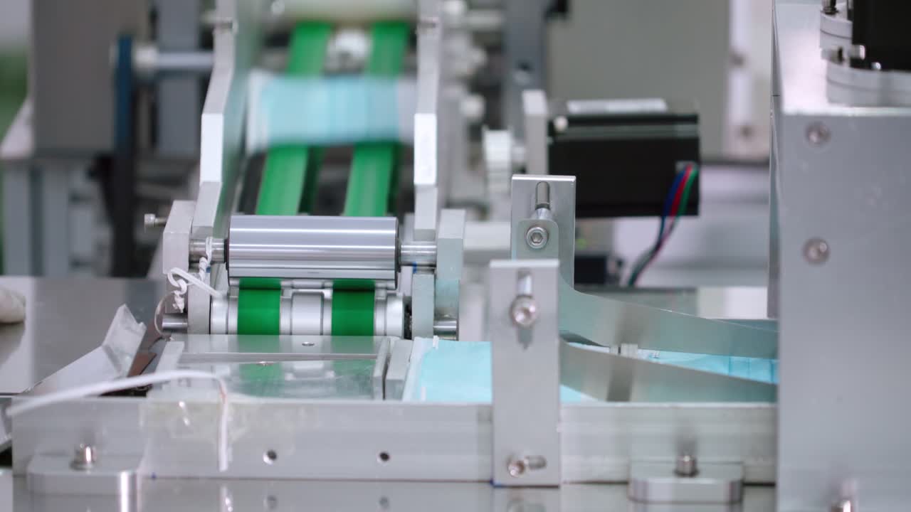 현대 공장에서 얼굴 마스크 생산 라인