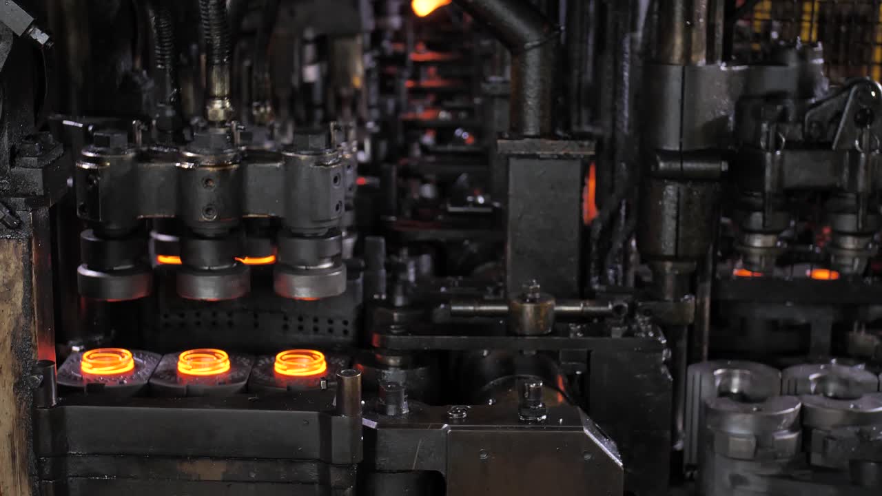 The process of making glass jar glassworks