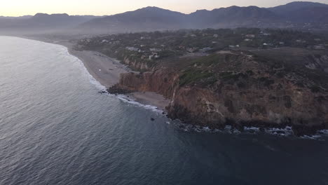 Wide-Establishing-Shot-above-beautiful-shoreline-in-California,-Aerial-Drone-Wide-Angle-Shot