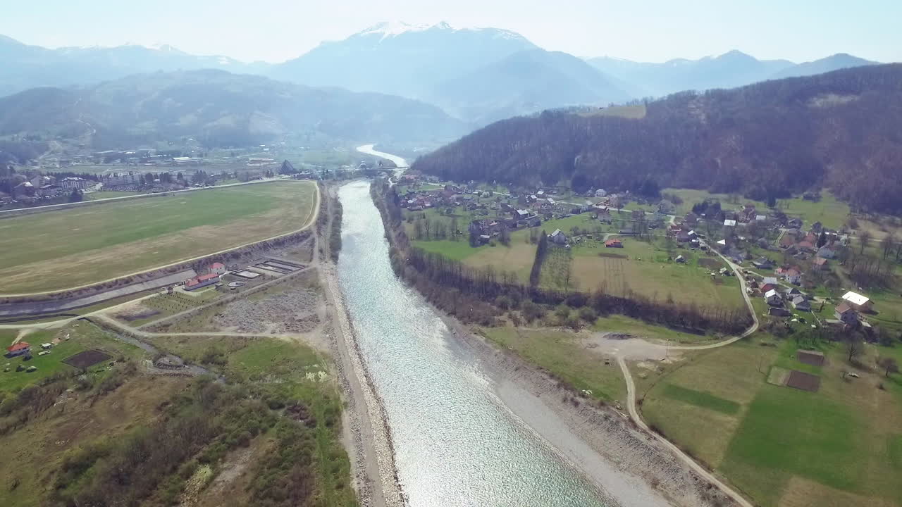 코소보 강 조감도