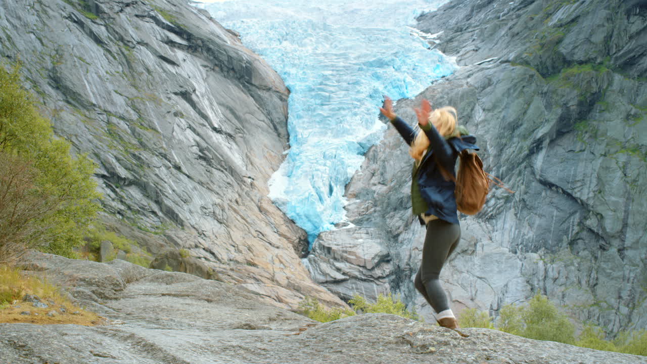 ver cosas nuevas me emociona mucho.