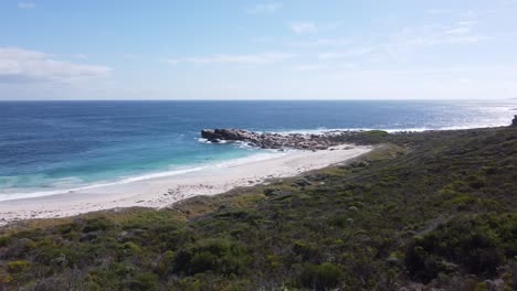 Bobs-Hollow’s-is-an-amazing-Cliff-Area-and-a-perfect-Climbing-spot-located-near-Margaret-River-in-Western-Australia-1