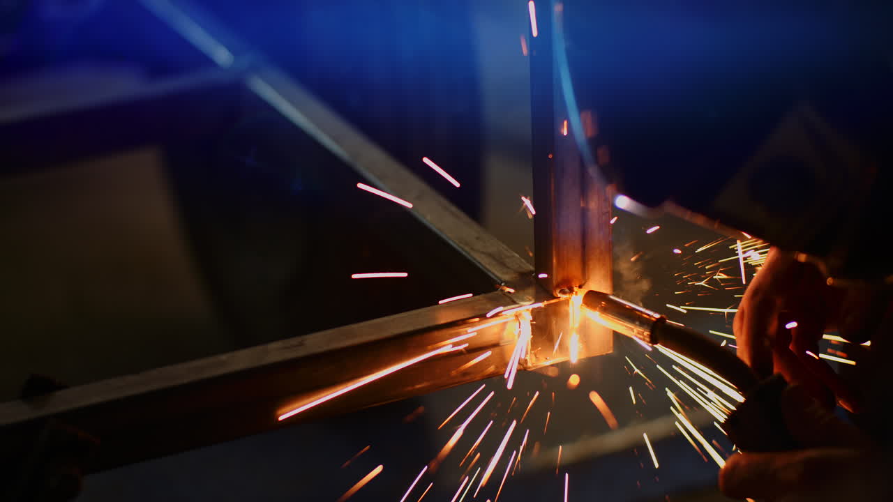 Industry Welder Welding Steel Construction 18