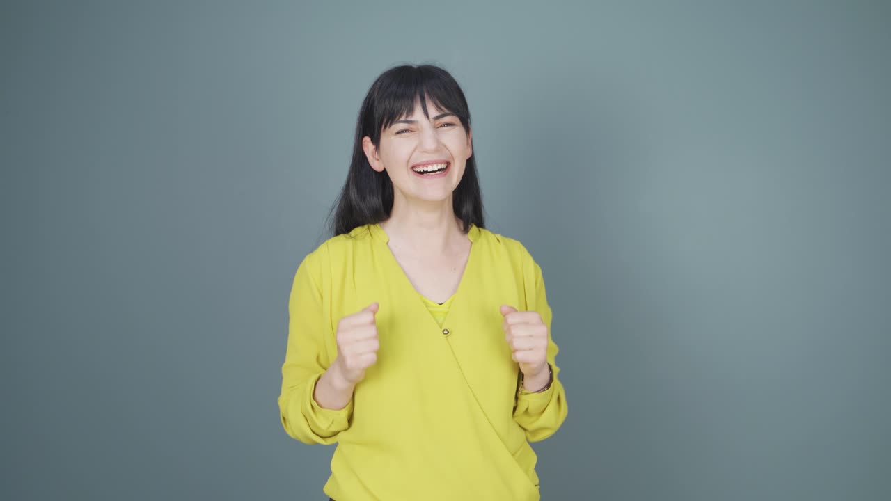 행복한 여자는 기 ⁇ 합니다.