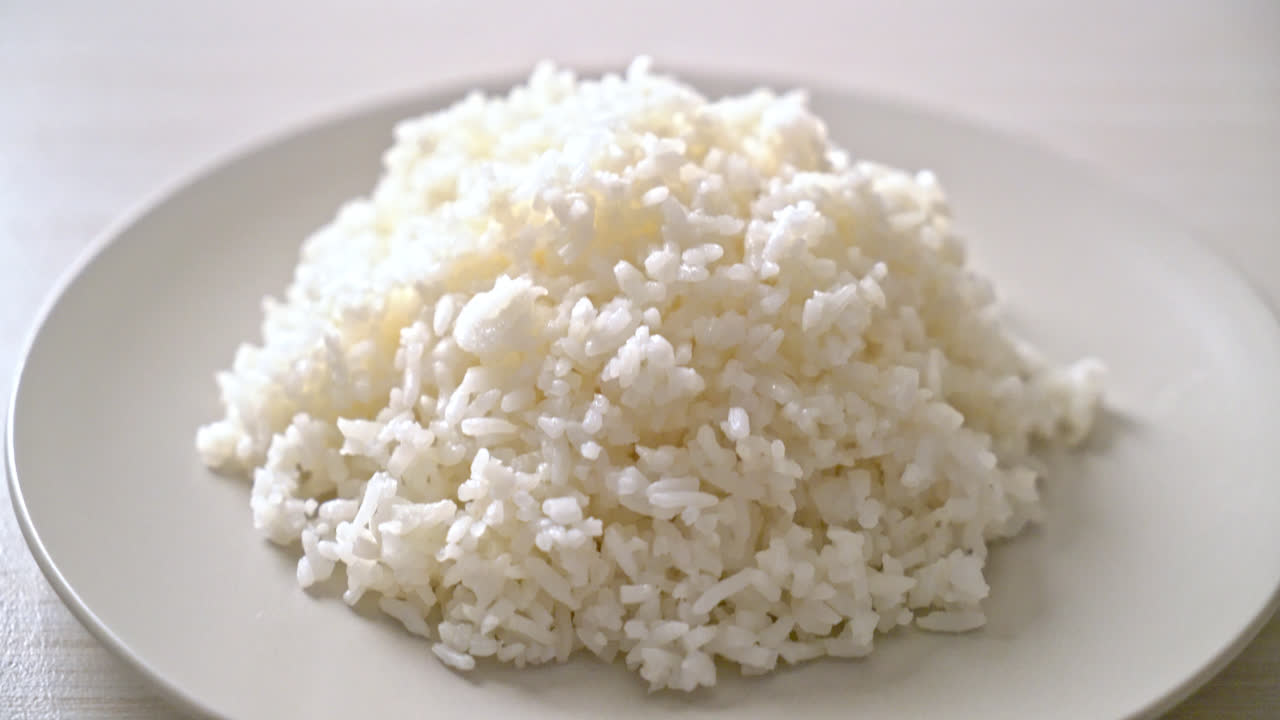 arroz blanco cocido con jazmín tailandés