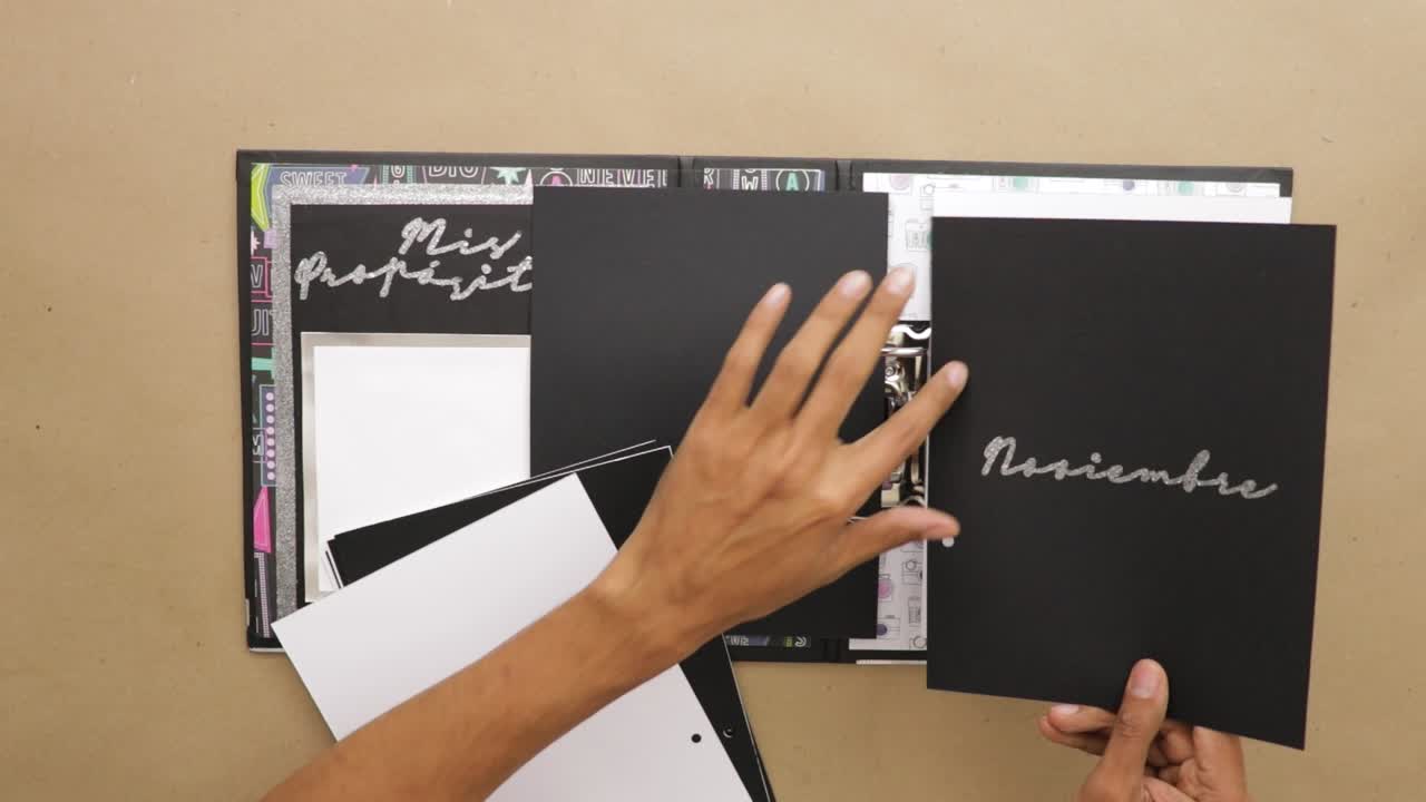 crear un planificador de archivos de arco de palanca para el año nuevo con meses en español