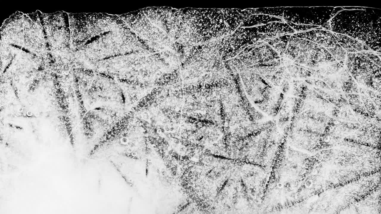 el lapso de tiempo de deshielo de una placa de hielo, ideal para una transición única.