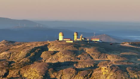 Abandoned-old-radar-station-on-top-of-Serra-da-Estrela-Tower,-Portugal