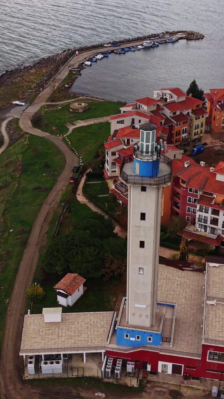 Esplora la bellezza costiera della Bulgaria catturata dall'alto con un drone