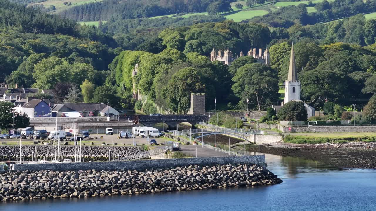 북아일랜드의 앤트림 해안 도로에 있는 glenarm