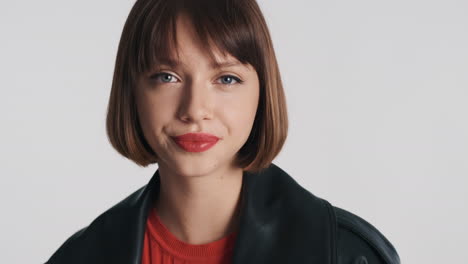 Niña-Sonriente-En-El-Estudio