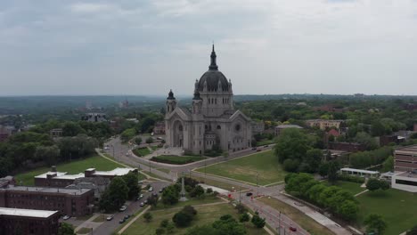 Aerial-dolly-push-in-shot-of-the-imposing-Cathedral-of-Saint-Paul-in-Minnesota