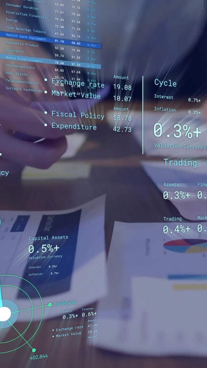 Animasjon av diagrammer og databehandling over forskjellige kolleger som diskuterer arbeid på kontoret