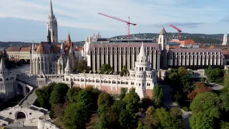 el icónico bastión del pescador y la iglesia de la coronación de buda, budapest
