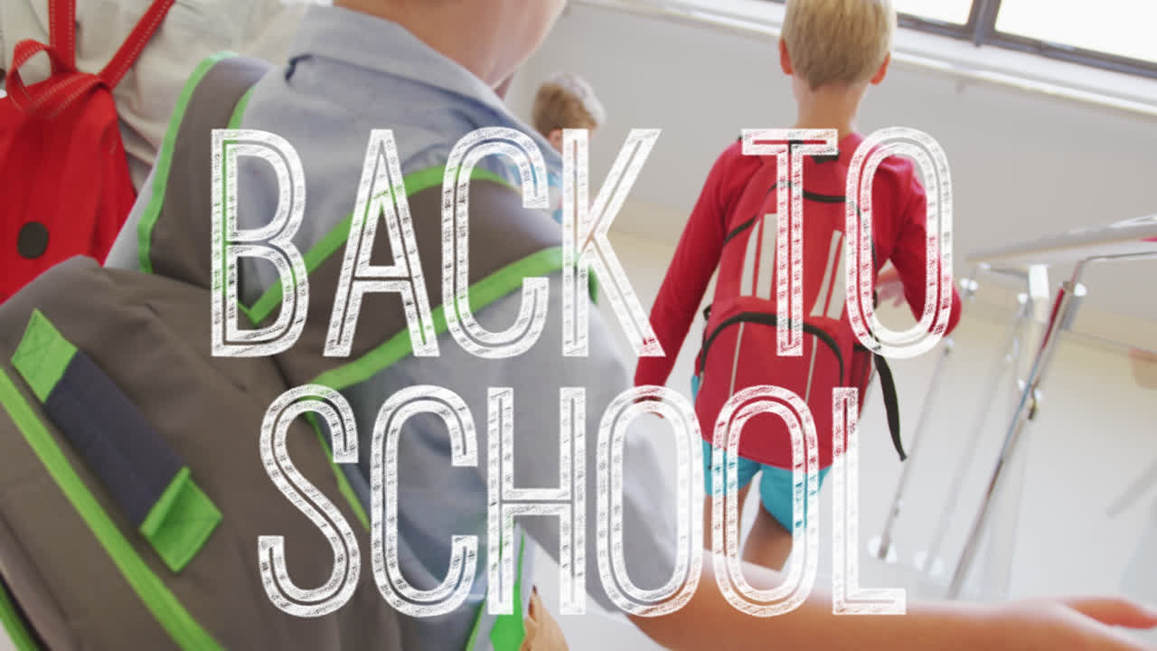 행복한 다양한 학교 아이들에 대한 학교 복귀 텍스트의 애니메이션